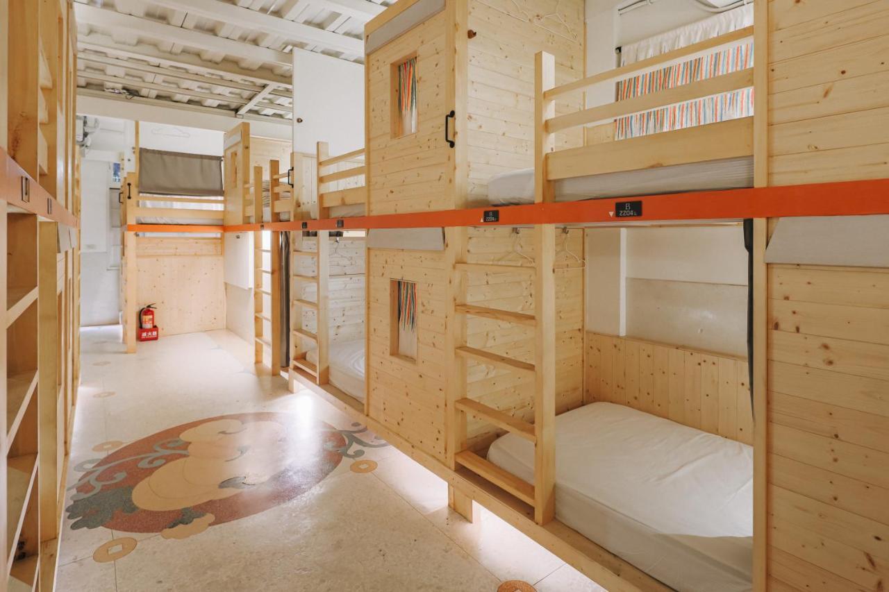 Appartement 阿信輕旅 à Tainan Extérieur photo